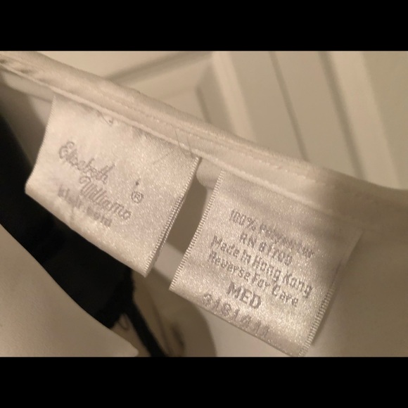 Flowing & Feminine Blouse Beautiful w/ a Suit - Picture 4 of 5